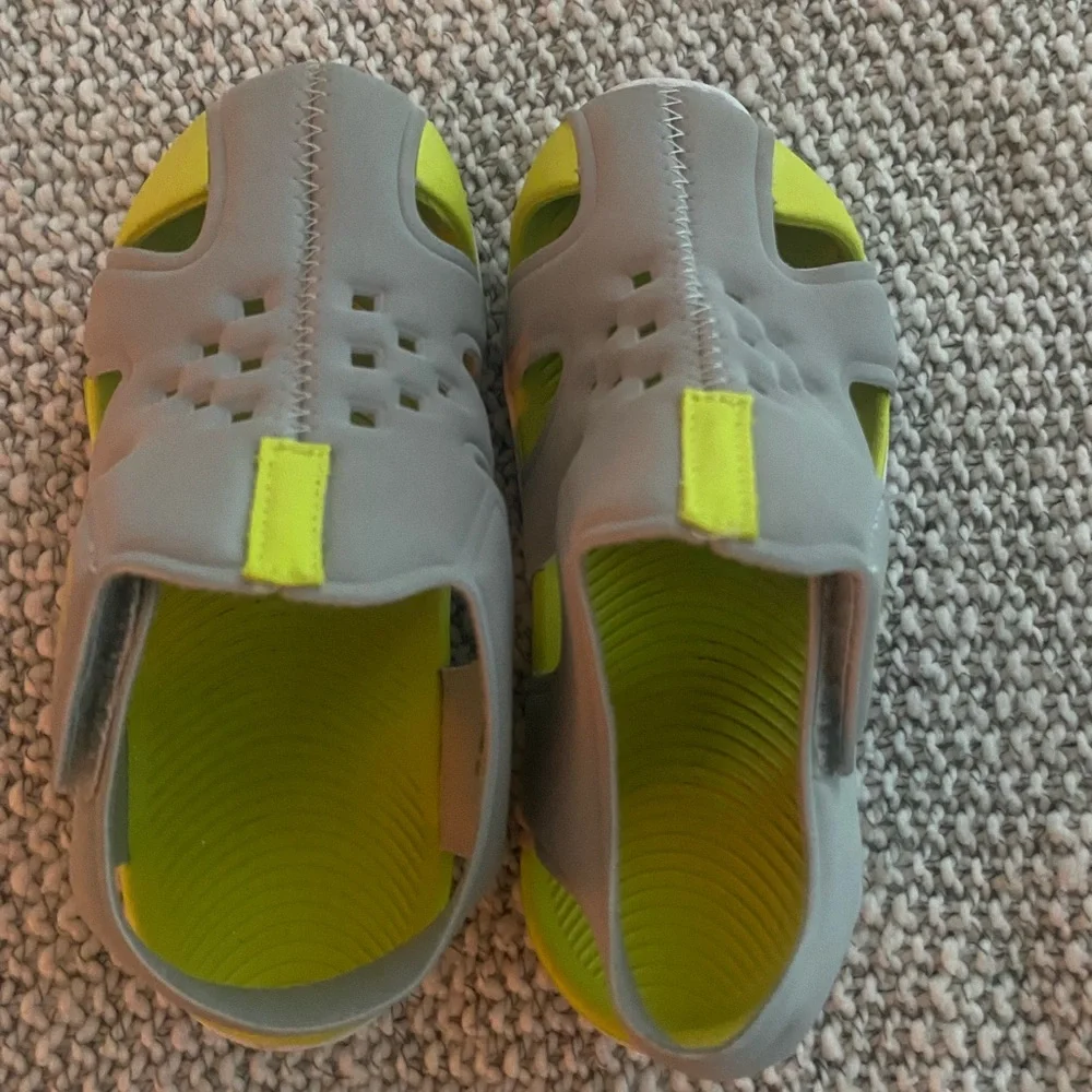 Lightweight summer shoes